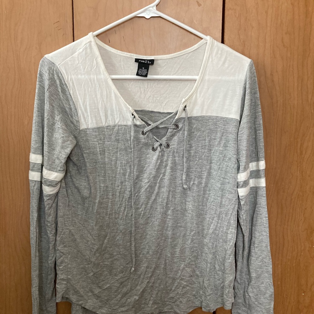 Rue 21 grey and white long sleeve shirt